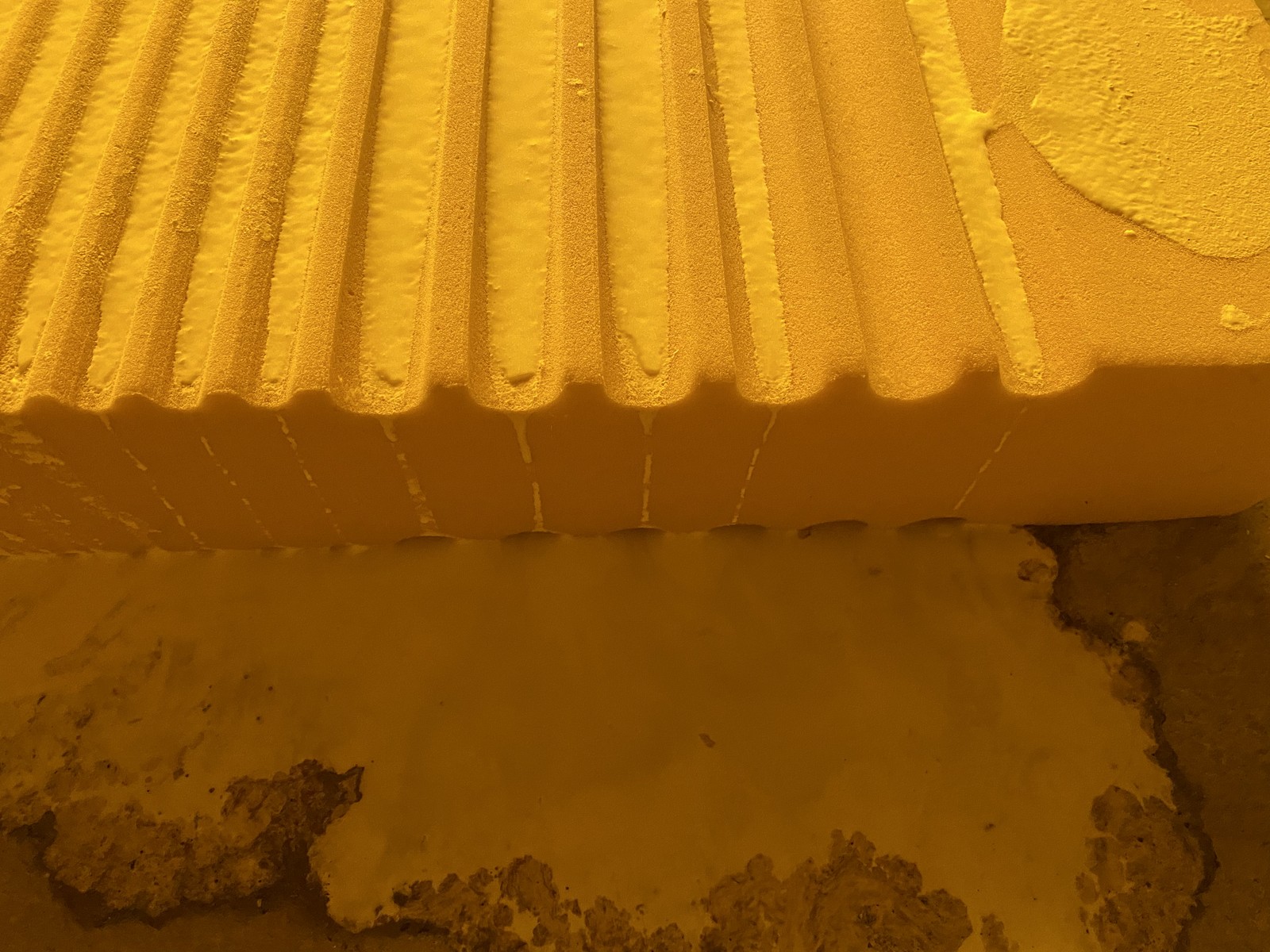 LEONIE LASS, Leonie Lass, Leonie, Lass, Künstlerin, Künstler, Kunst, Stuttgart, Kunstakademie, ABK, abk Stuttgart, Klasse Mosler, IMG, Intermediales Gestalaten, Interdisziplinär, Raum, Installation, Rauminstallation, Sound, Klang, Ton, Performance, happening, art, Kunst, Video, Film, Medien, Wechselwirkung, Kreisläufe, Material, raumbezogen, Raumversorgen, Joseph Beuys, Honigpumpe, Zirkulieren, Wasser, Pumpe, Bottich, Transfer, water, art, Transparez, Graben, graben der abk
